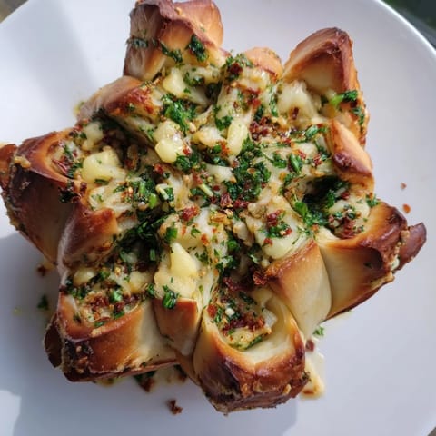 Star Shaped Garlic Bread